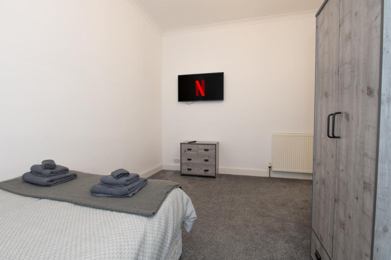 Appartamento Maze Beach Getaway Ayr Esterno foto