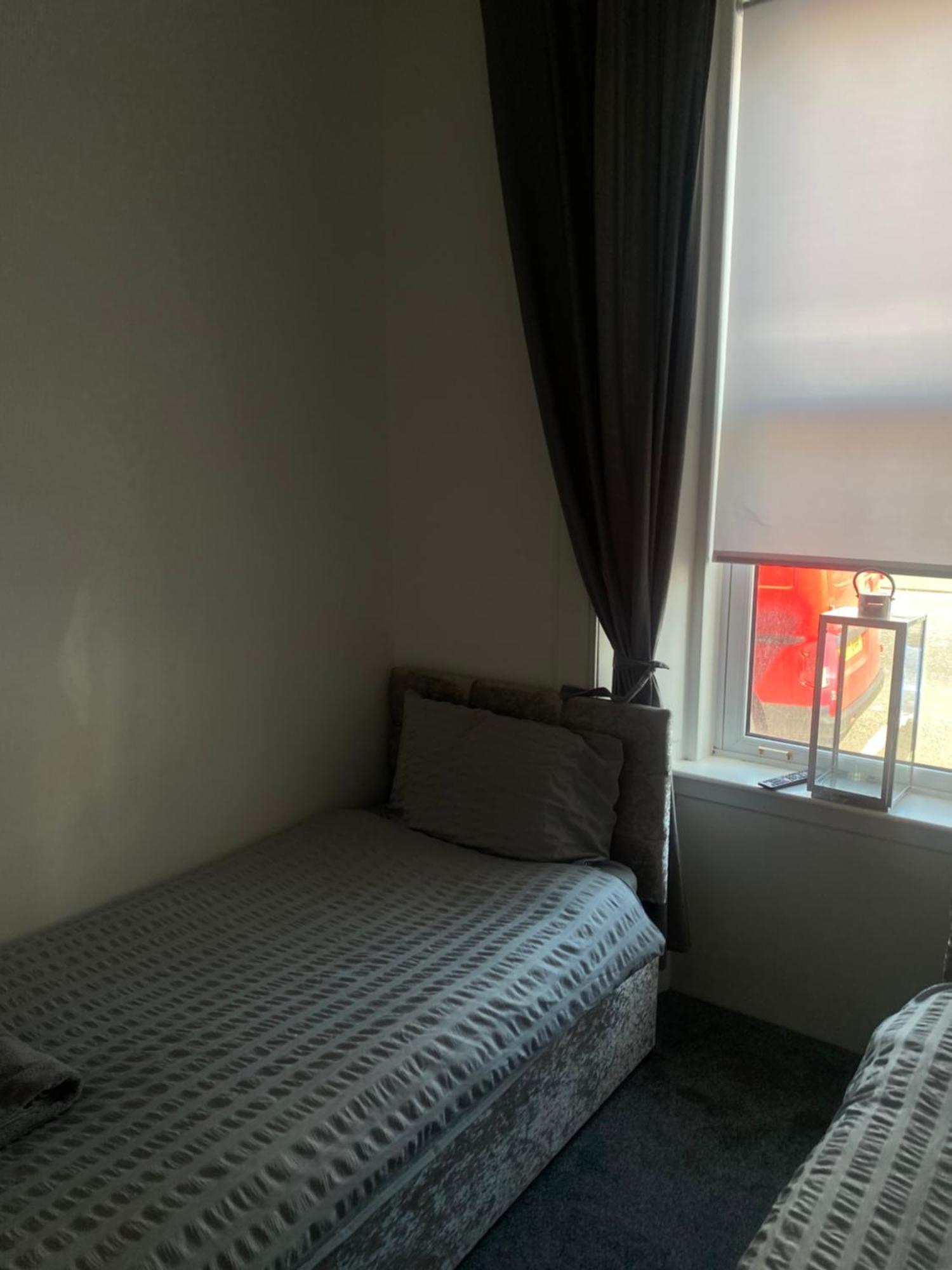 Appartamento Maze Beach Getaway Ayr Esterno foto